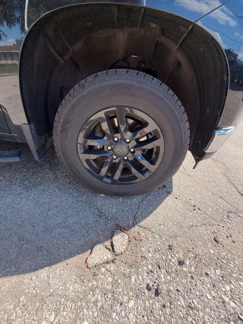 Used 2021 Chevrolet Silverado 1500 LT AWD/4WD image 13