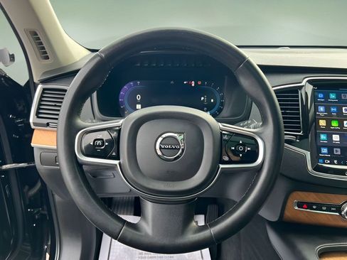 Used 2023 Volvo XC90 B5 Plus image 28