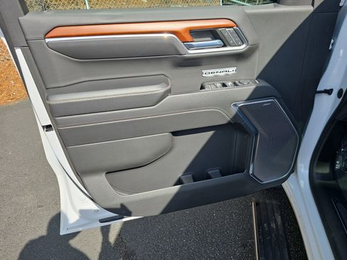 Used 2022 GMC Sierra 1500 Denali w/ Denali Reserve Package image 29