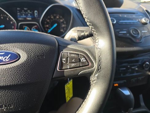 Used 2017 Ford Escape SE image 18