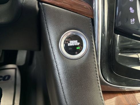 Used 2016 Cadillac Escalade Premium image 17