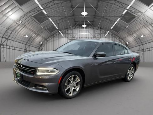 Used 2015 Dodge Charger SE w/ Power Sunroof Group image 3