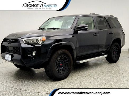 Used 2021 Toyota 4Runner SR5 Premium w/ Moonroof Package AWD/4WD image 1