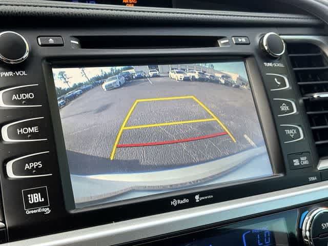Used 2015 Toyota Highlander Limited Platinum FWD image 26
