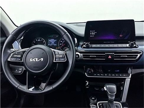 Used 2023 Kia Seltos S w/ Navigation Package image 15