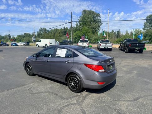 Used 2016 Hyundai Accent SE FWD image 5