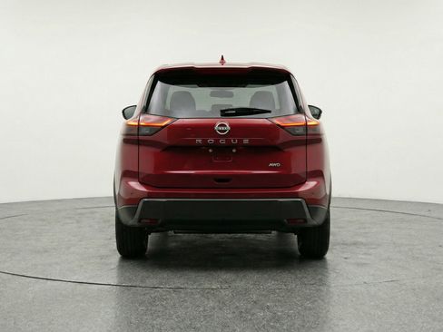 Used 2025 Nissan Rogue SV image 7