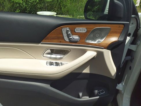 Certified 2024 Mercedes-Benz GLS 450 4MATIC image 18