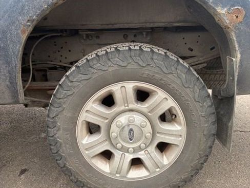 Used 2015 Ford F250 Lariat w/ Lariat Ultimate Package image 11