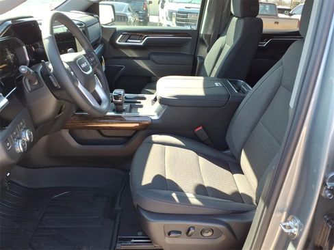 New 2026 GMC Sierra 1500 Elevation image 17