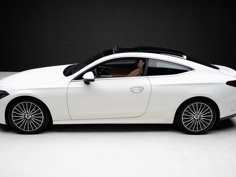 Used 2024 Mercedes-Benz CLE 300 4MATIC Coupe image 16