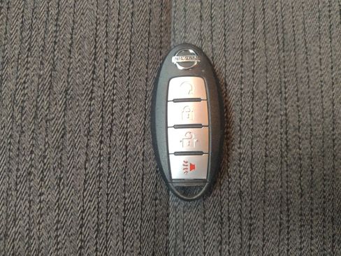 Used 2021 Nissan Rogue SV FWD image 32