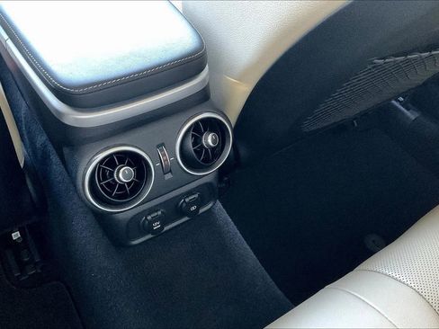 Used 2022 Kia Stinger GT1 RWD image 15