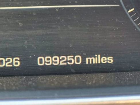 Used 2015 Land Rover Range Rover Supercharged AWD/4WD image 22