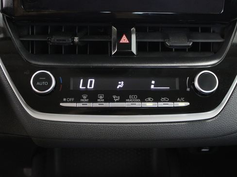 Used 2024 Toyota Corolla LE FWD image 17
