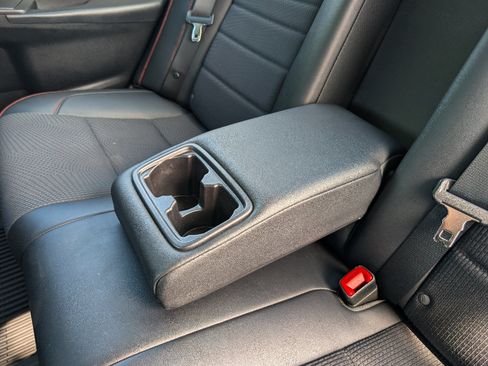 Used 2017 Toyota Camry SE w/ Moonroof Package FWD image 19