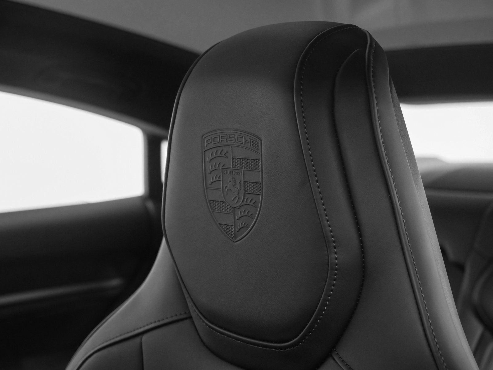 Used 2025 Porsche Taycan 4S AWD/4WD image 45
