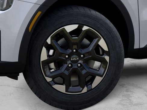 Used 2025 Kia Sorento S AWD/4WD image 9