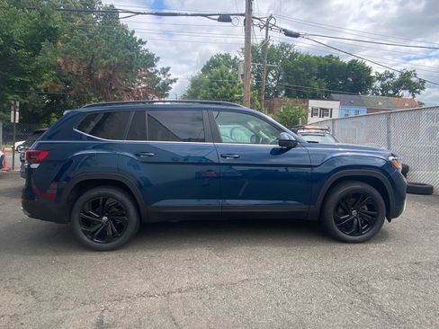 Certified 2022 Volkswagen Atlas SE w/ Panoramic Sunroof Package FWD image 2