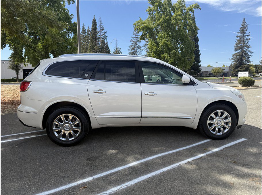 Used 2014 Buick Enclave Leather w/ Trailering Provision Package FWD image 4