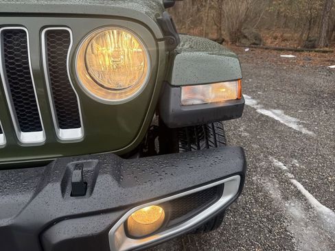 Used 2021 Jeep Wrangler Unlimited Sahara w/ Uconnect 4C Nav & Sound Group image 3