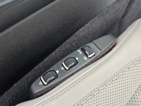 Used 2012 Mercedes-Benz E 350 Cabriolet image 28