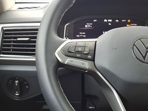 Used 2023 Volkswagen Atlas SE image 23