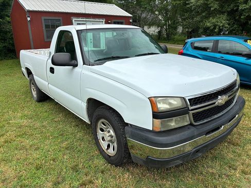Used 2007 Chevrolet Silverado 1500 W/T RWD image 14