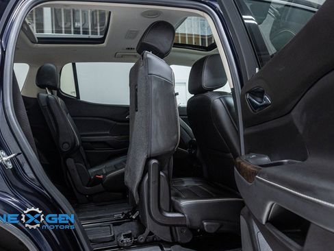 Used 2021 GMC Acadia Denali w/ Denali Ultimate Package image 34