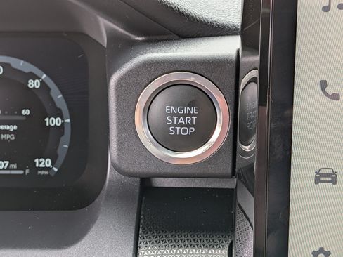 Certified 2025 Toyota 4Runner Limited AWD/4WD image 29