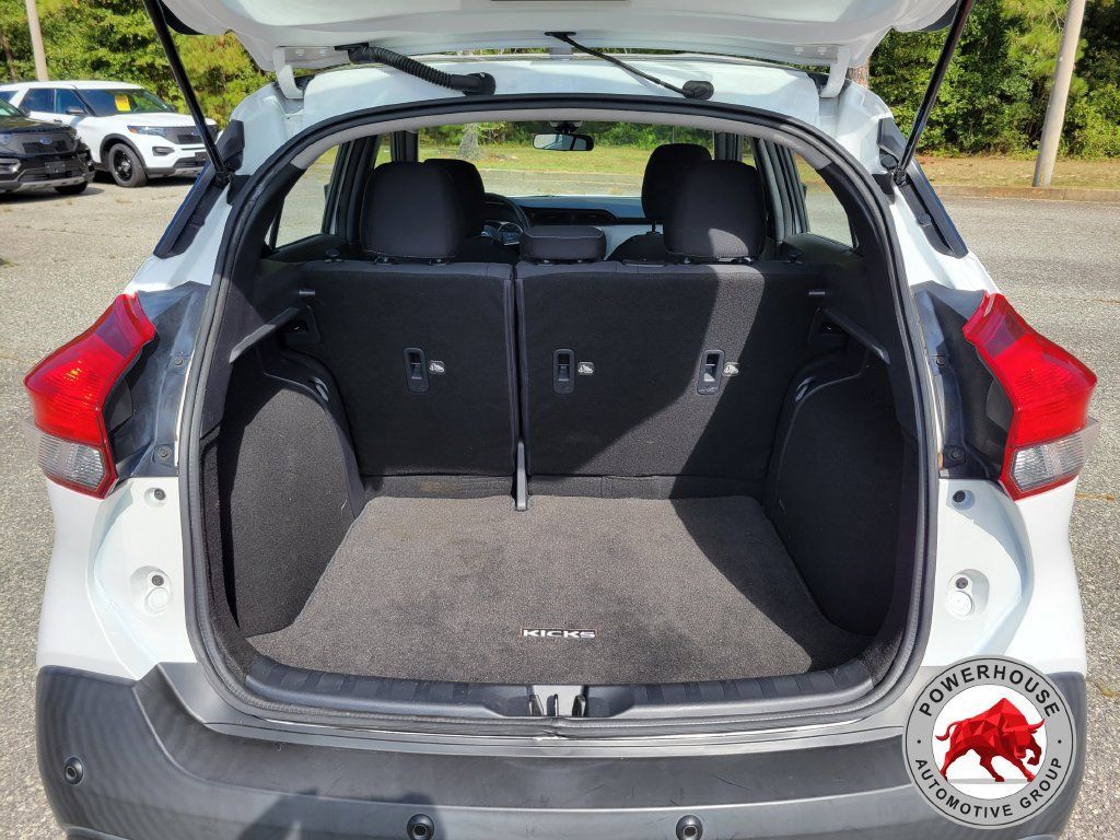 Used 2020 Nissan Kicks S FWD image 14