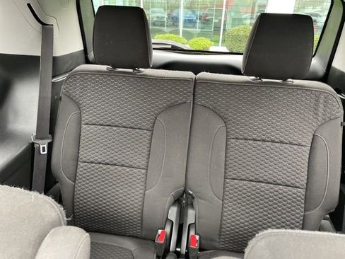 Used 2017 GMC Acadia SLE FWD image 32