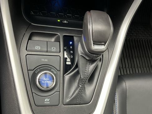 Used 2024 Toyota RAV4 XSE w/ Advanced Technology Package image 23