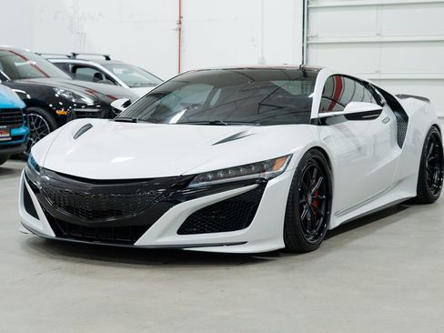 Used 2017 Acura NSX image 3