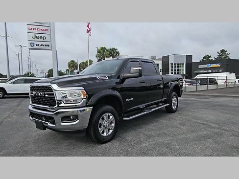 Used 2024 RAM 2500 Big Horn w/ Safety Group AWD/4WD image 40
