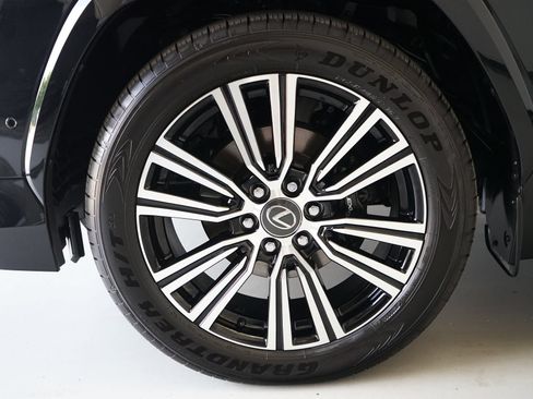 Used 2026 Lexus LX 700h Luxury w/ Appearance Package AWD/4WD image 38