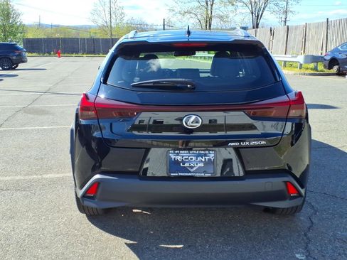 Used 2024 Lexus UX 250h AWD image 5