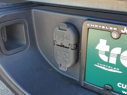 Certified 2020 Jeep Gladiator Rubicon image 9