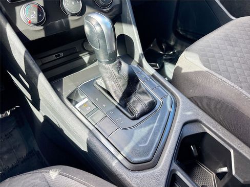 Used 2018 Volkswagen Tiguan S w/ Front Fog Lights Package image 17
