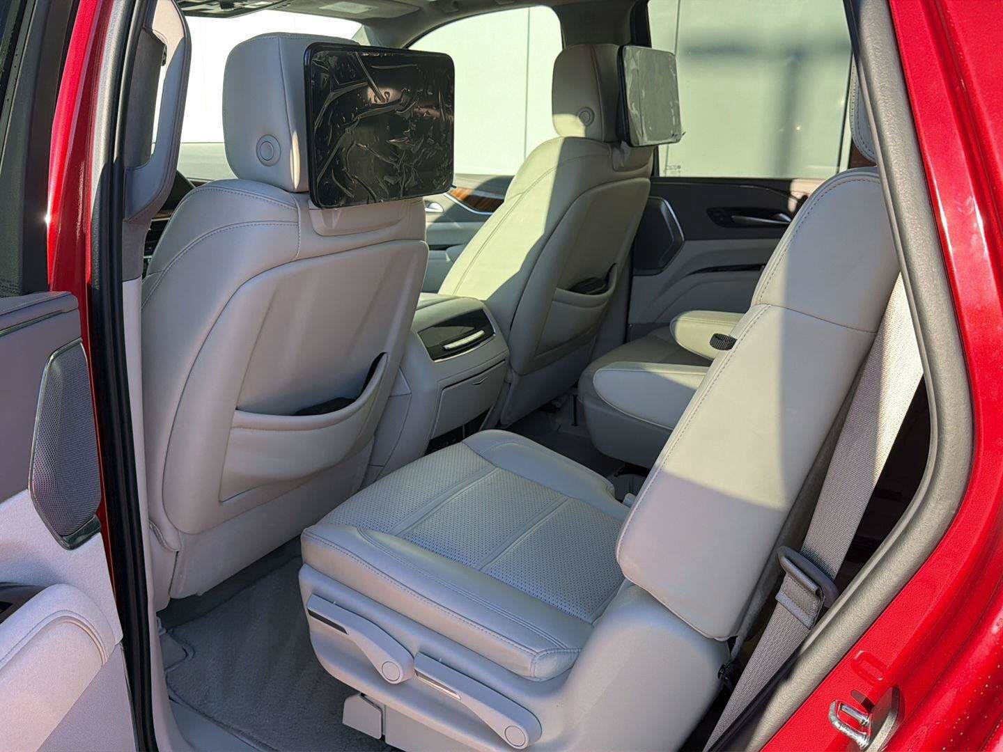 Used 2024 Cadillac Escalade Sport Platinum w/ LPO, ONYX Package AWD/4WD image 10