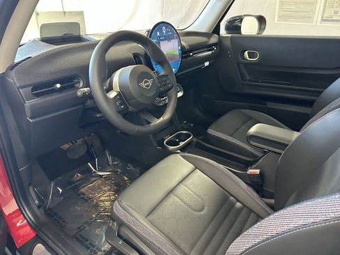Certified 2025 MINI Cooper 2-Door Hardtop image 9