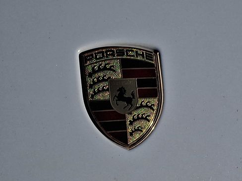 Used 2018 Porsche Panamera 4 image 30