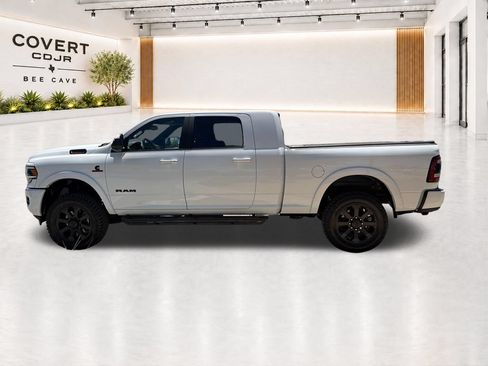 Used 2022 RAM 2500 Laramie w/ Night Edition AWD/4WD image 7