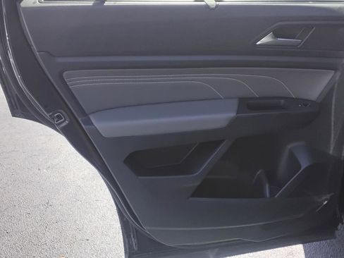 Used 2023 Volkswagen Atlas SE image 20