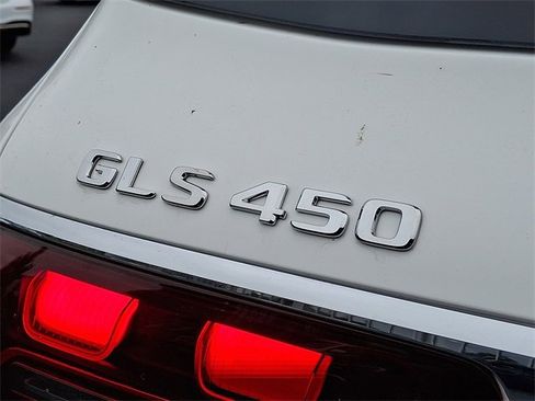 Used 2025 Mercedes-Benz GLS 450 4MATIC image 27