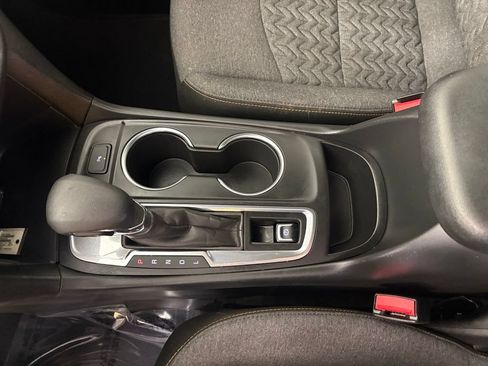 Used 2024 Chevrolet Equinox LT FWD image 30