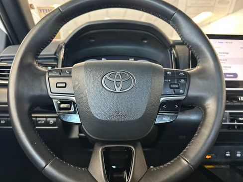 Used 2025 Toyota Camry XSE FWD image 27