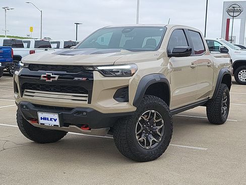 Used 2024 Chevrolet Colorado ZR2 w/ ZR2 Convenience Package III image 4