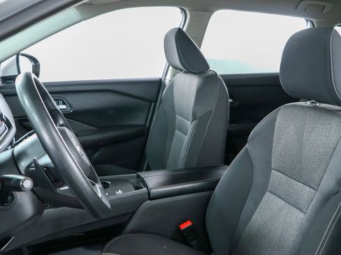 Used 2024 Nissan Rogue SV FWD image 23