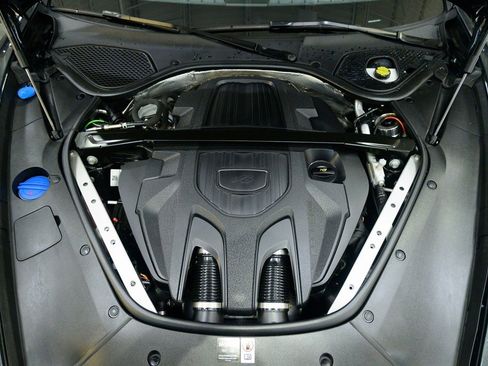 Used 2025 Porsche Panamera 4 image 10